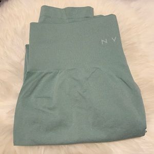 NVGTN Sage Contour Seamless Leggings